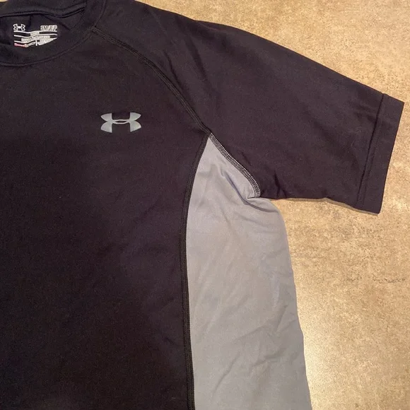 Mens Under Armour shirt size small - Picture 2 of 4